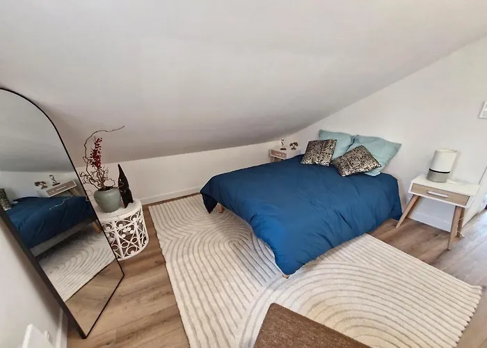 2 Au Coeur De La Cite Medievale 盖朗德