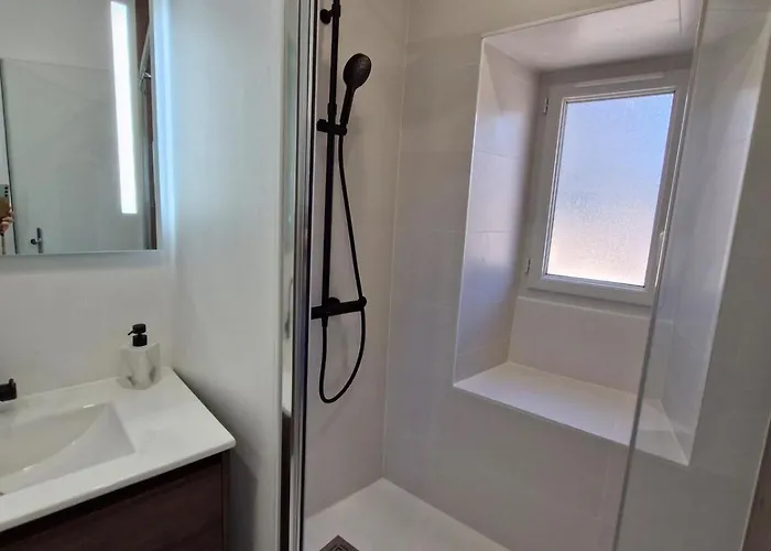 2 Au Coeur De La Cite Medievale 盖朗德